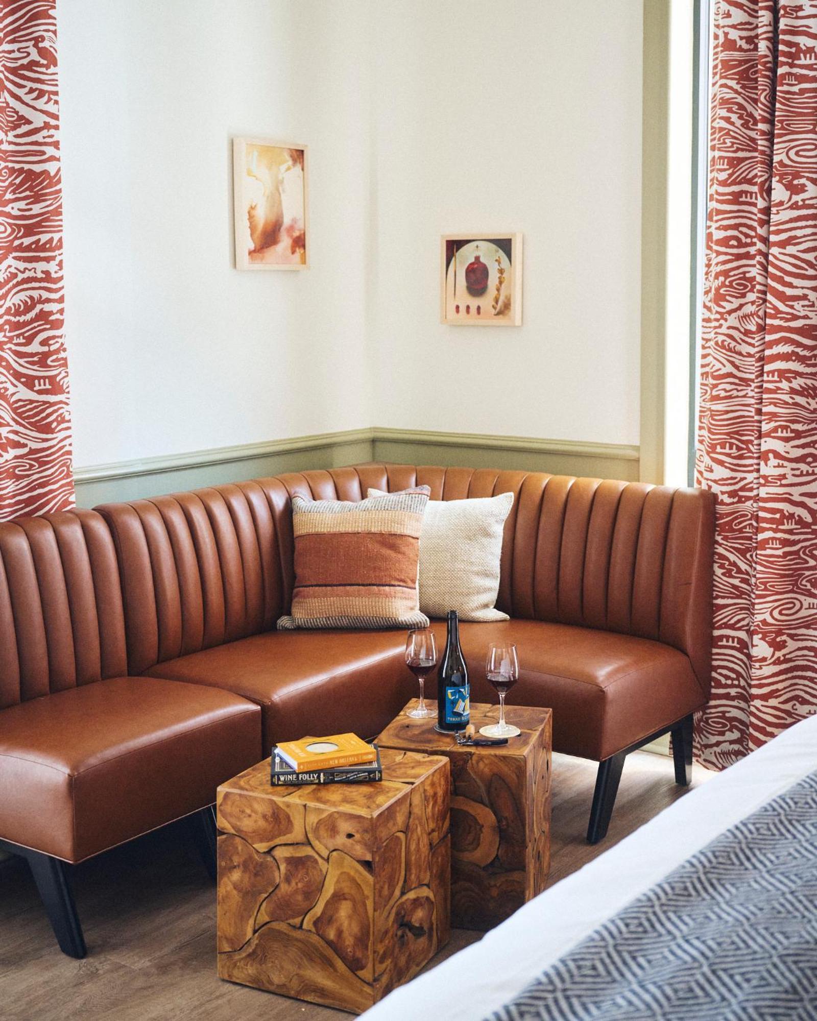 Copper Vine Wine Pub & Inn Ню Орлиънс Екстериор снимка